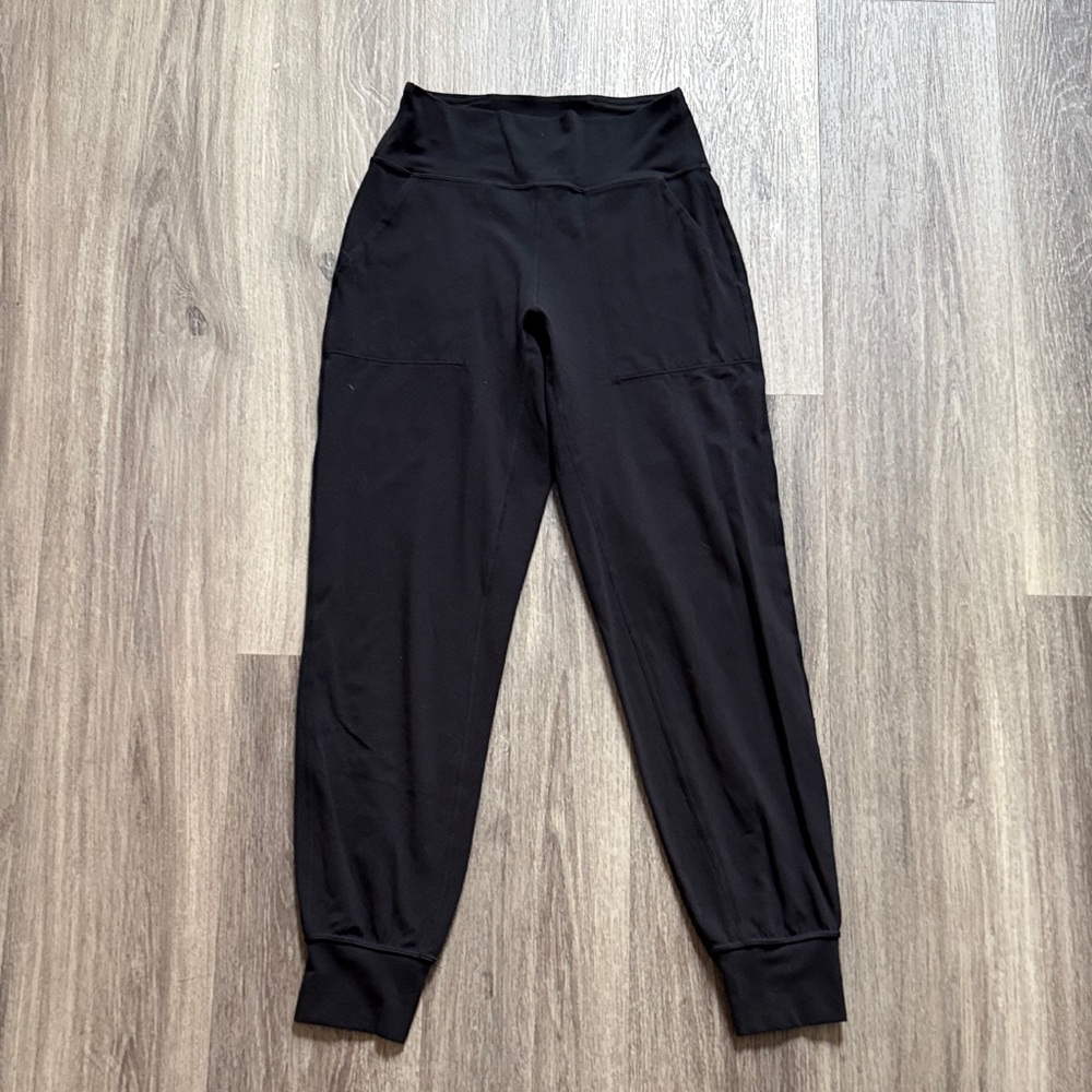 lululemon Mid Rise Align Jogger in Black  Size 4 Lightweight Athletic Pants